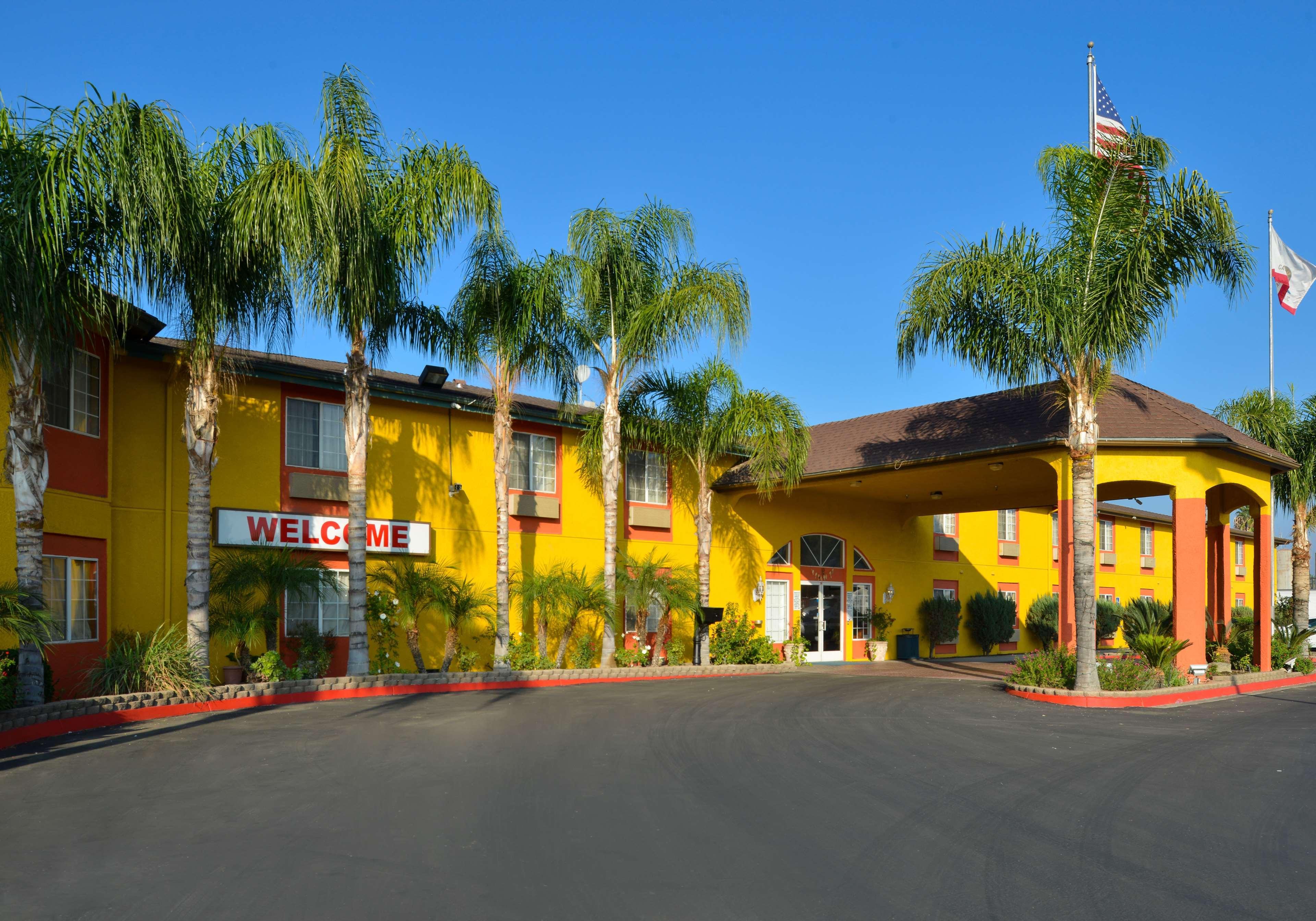 Constance Prince Maurice Poste de Flacq Bagian luar foto The hotel in 2011