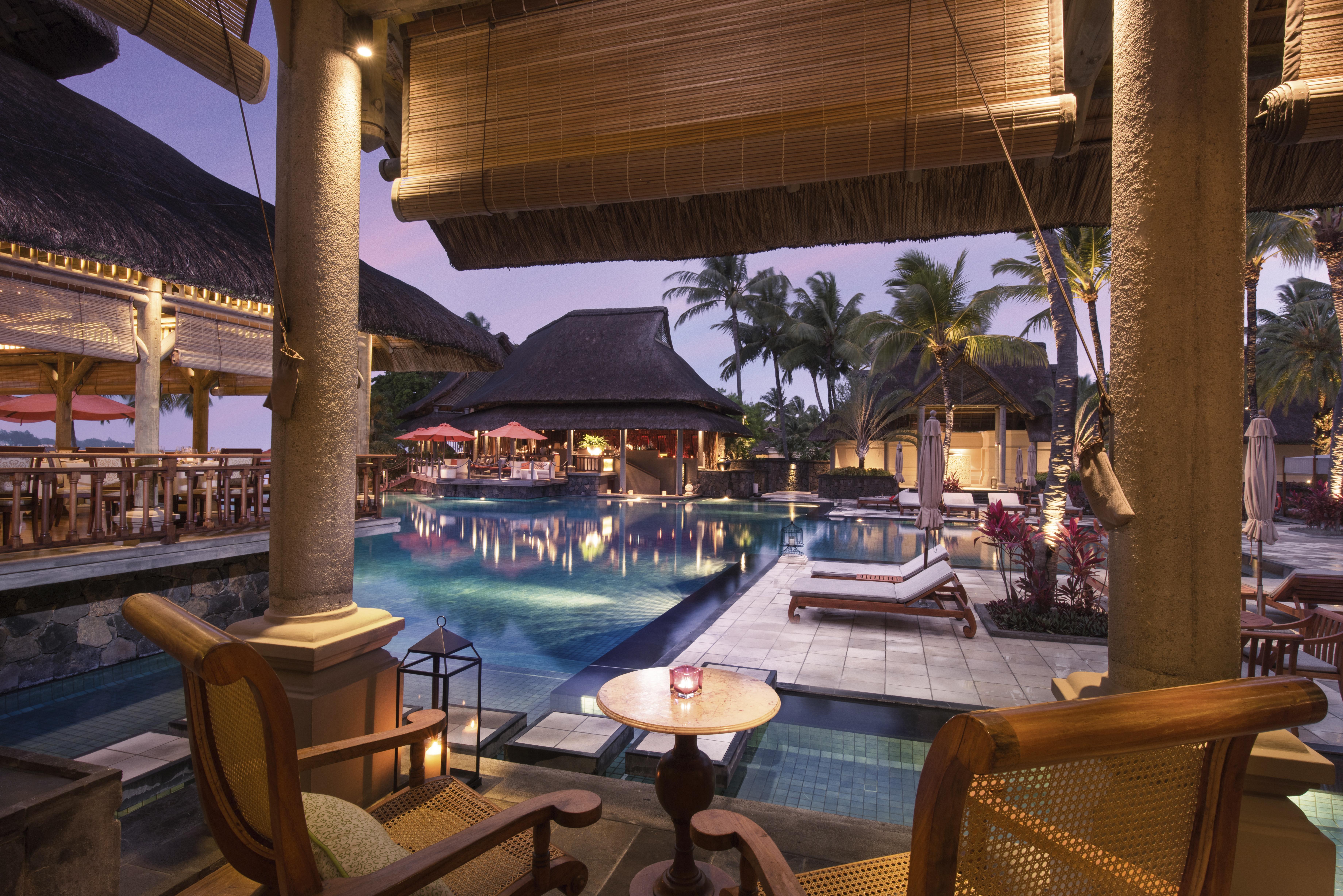 Constance Prince Maurice Poste de Flacq Bagian luar foto The pool at the resort