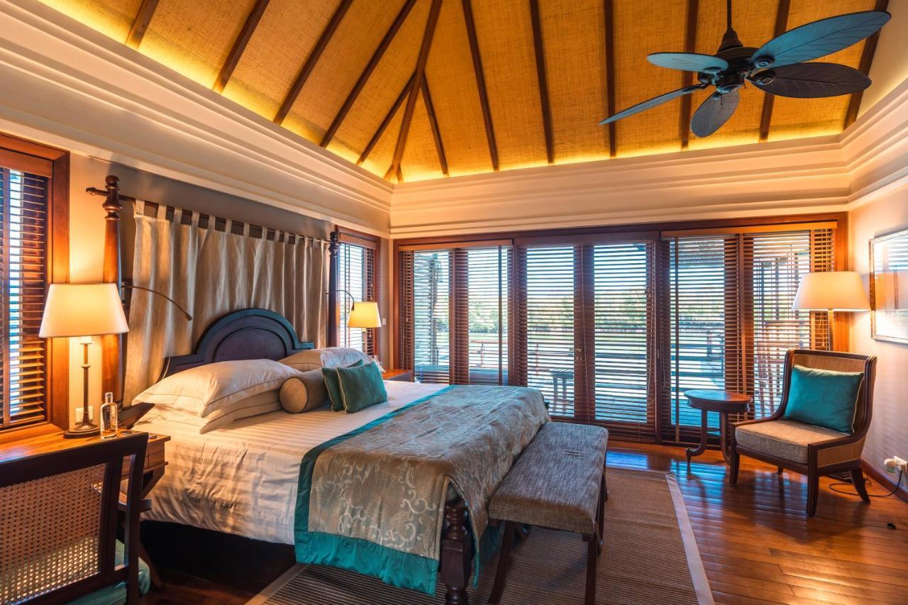 Constance Prince Maurice Poste de Flacq Bagian luar foto A bedroom at the resort