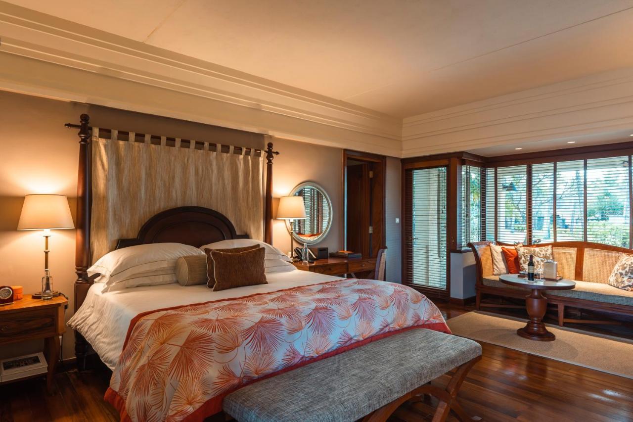 Constance Prince Maurice Poste de Flacq Bagian luar foto A bedroom at the Taj Bengal
