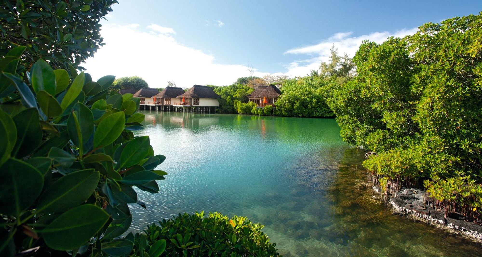 Constance Prince Maurice Poste de Flacq Bagian luar foto The lagoon at the resort